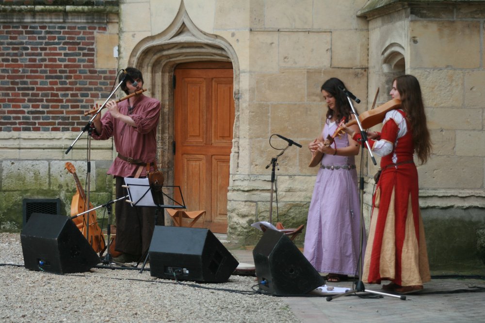 Scène La fête, Spectacle 