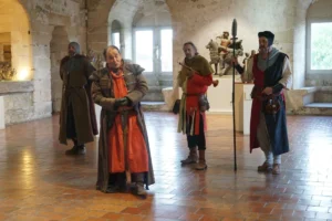 Cluedo medieval : Le vol des deniers du roi. Le denouement.